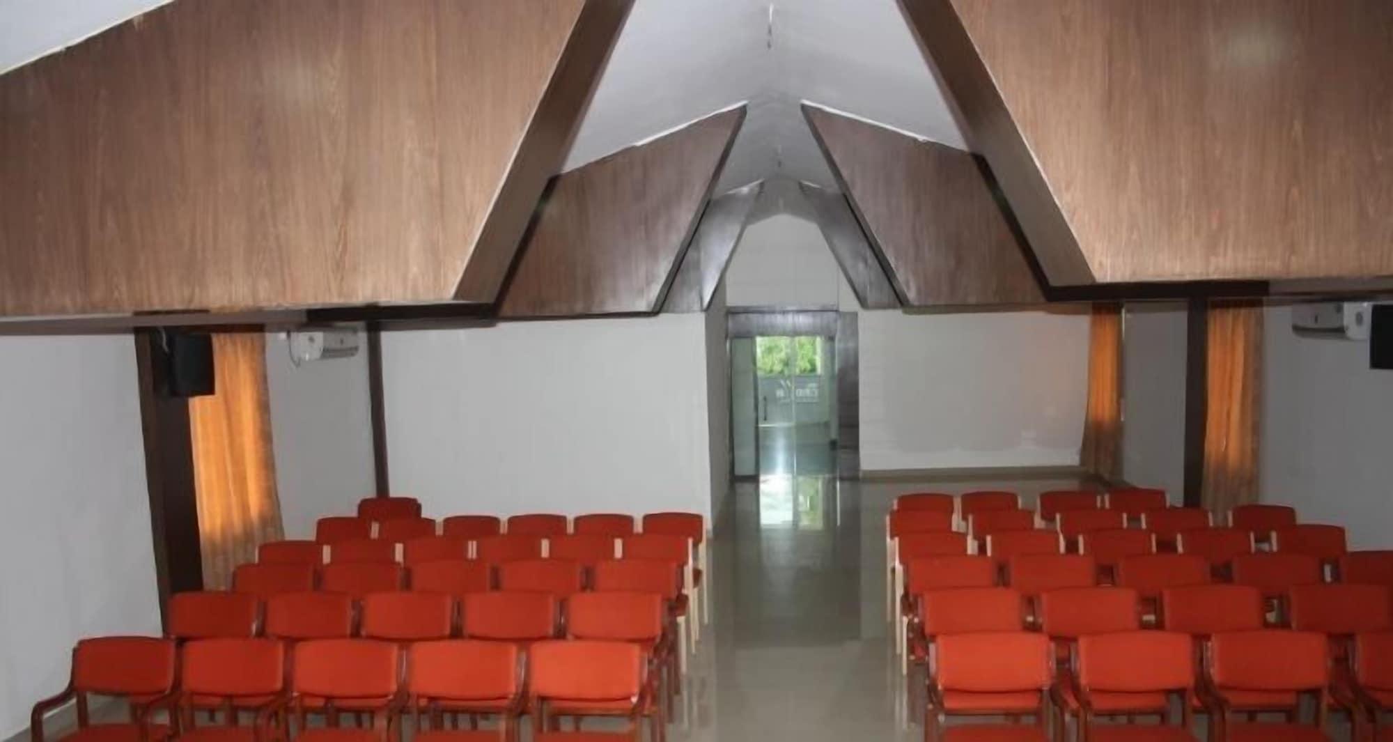 Hotel White Parrot Mysore Ngoại thất bức ảnh