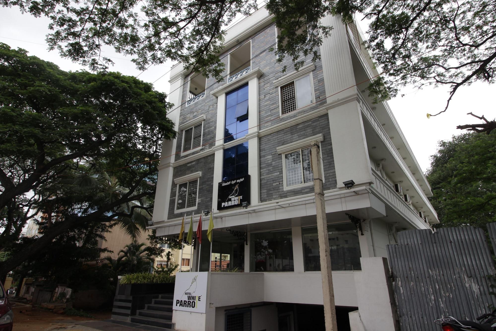 Hotel White Parrot Mysore Ngoại thất bức ảnh
