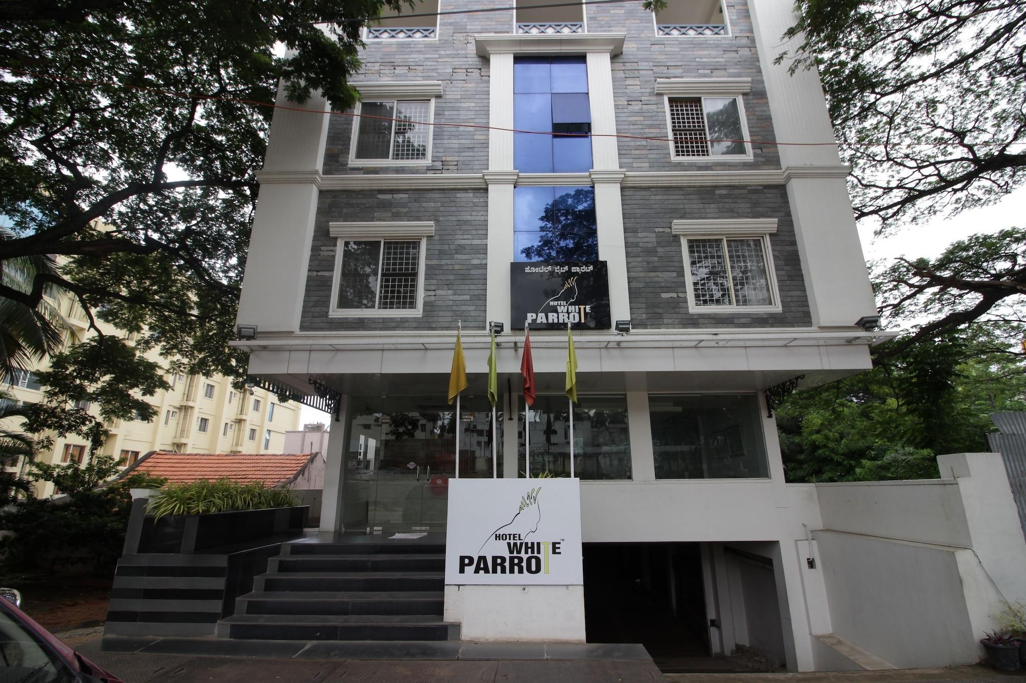 Hotel White Parrot Mysore Ngoại thất bức ảnh