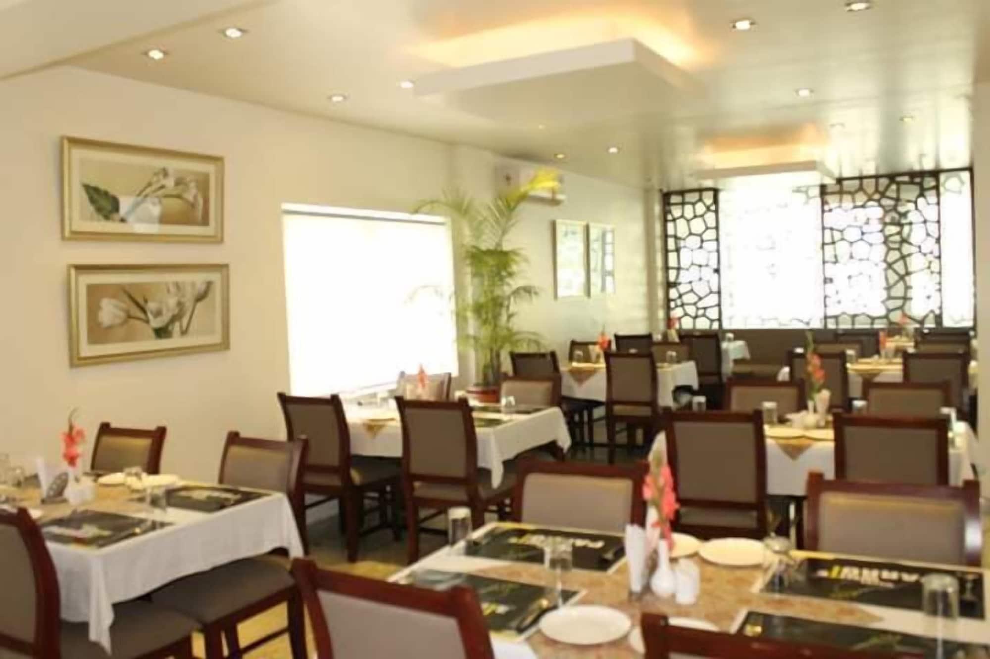 Hotel White Parrot Mysore Ngoại thất bức ảnh
