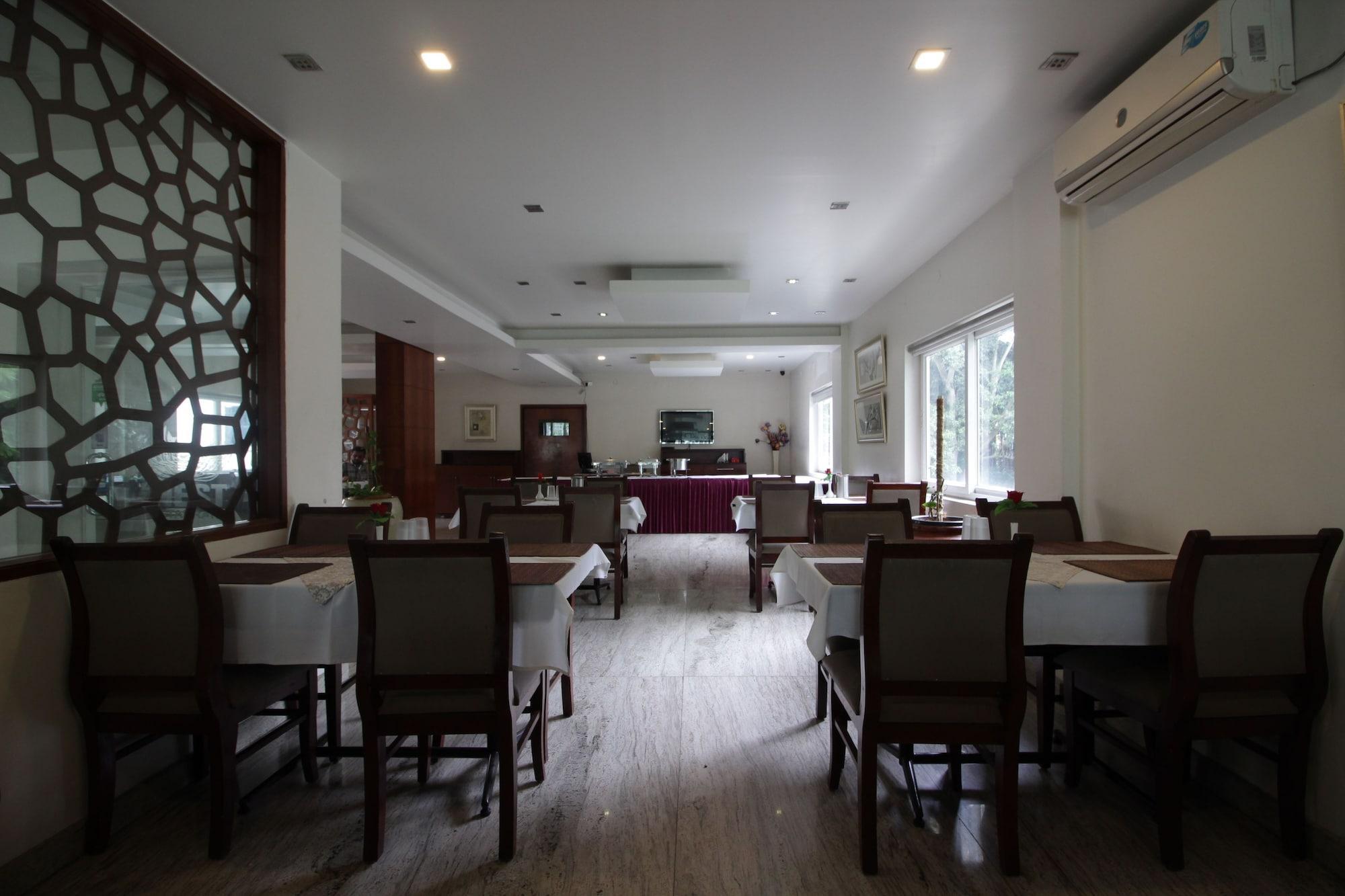 Hotel White Parrot Mysore Ngoại thất bức ảnh