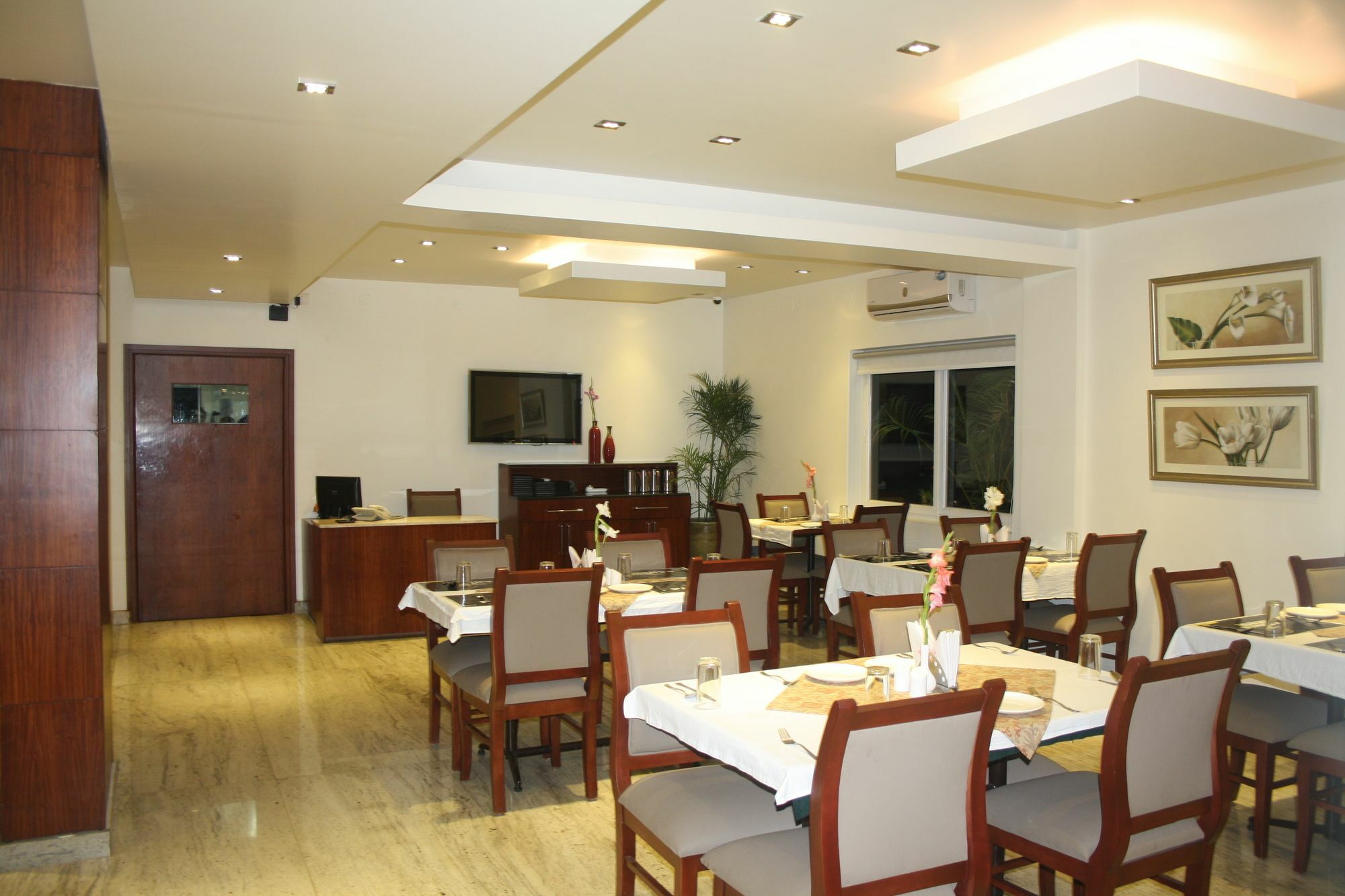 Hotel White Parrot Mysore Ngoại thất bức ảnh
